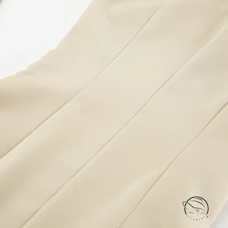 Elegant puff sleeve tight split dress in beige fabric with seams