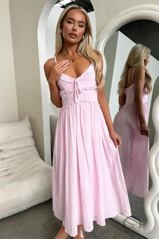 Pink spaghetti-strap elegant loose dress with button details