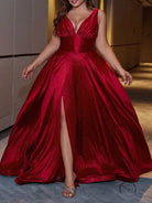 Elegant slim fit party dress in red with thigh-high slit