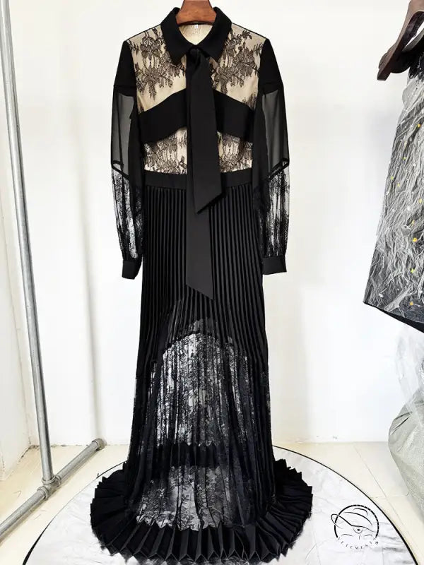 Elegant black lace and pleated langry floor-length fashion dress