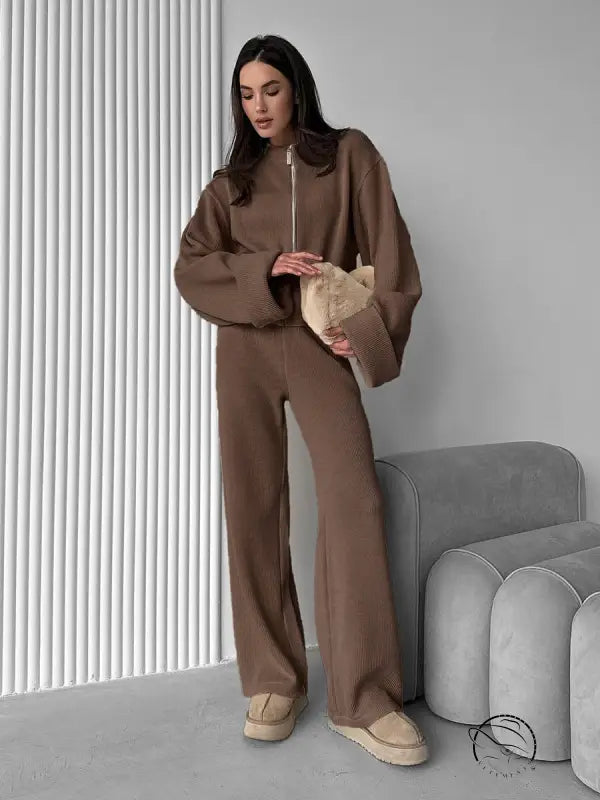 Brown enchanting knitted langry fashion jumpsuit with wide-leg pants and oversized sleeves