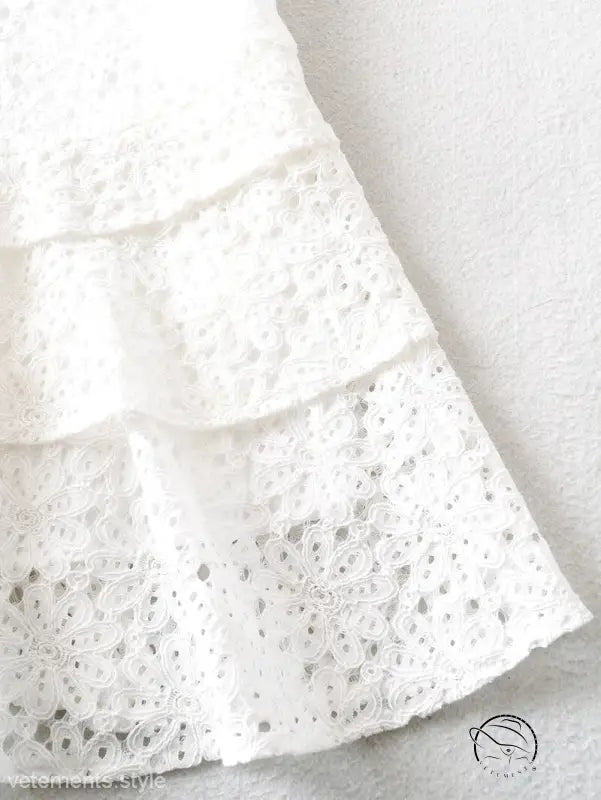 Elegant short lace up dress with white lace tiered fabric