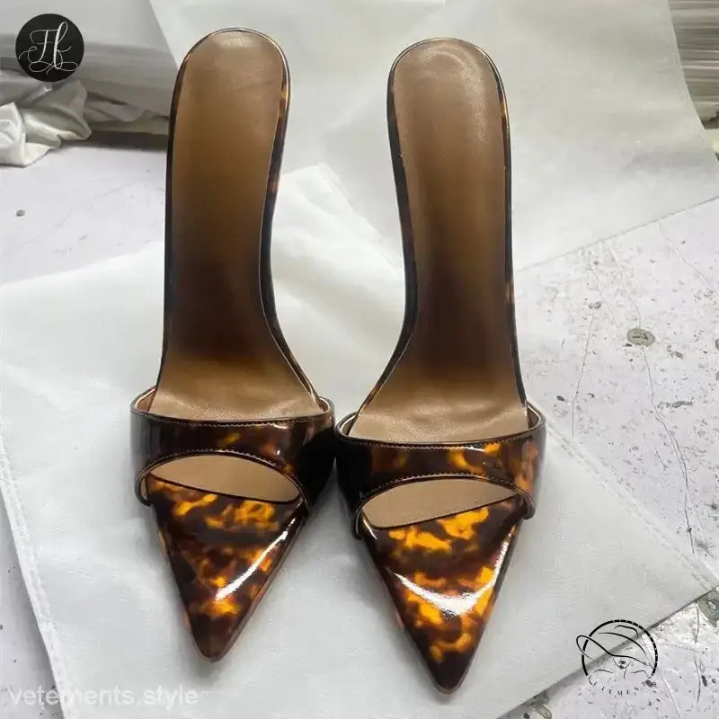Chic summer slide stiletto pumps in tortoiseshell pointed-toe mule style