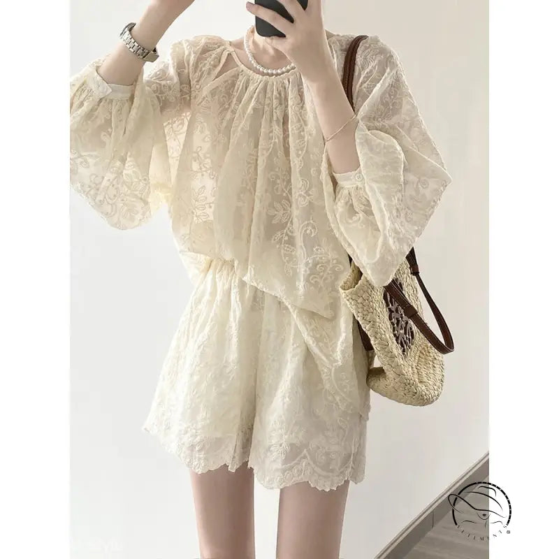 ELEGANT EMBROIDERY TOP SHORTS SET-VETEMENTS 