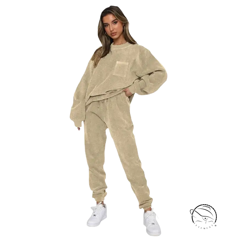 Beige velour smart trousers set for fall/winter with pocketed top and tapered joggers