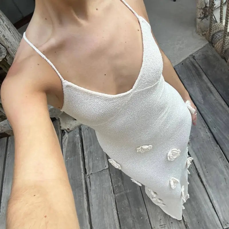 White floral-embellished backless bodycon maxi dress for summer parties