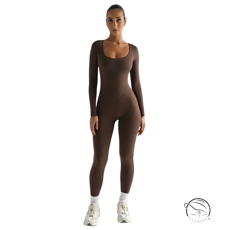 Sexy soft jumpsuit in brown, form-fitting long sleeves with white sneakers