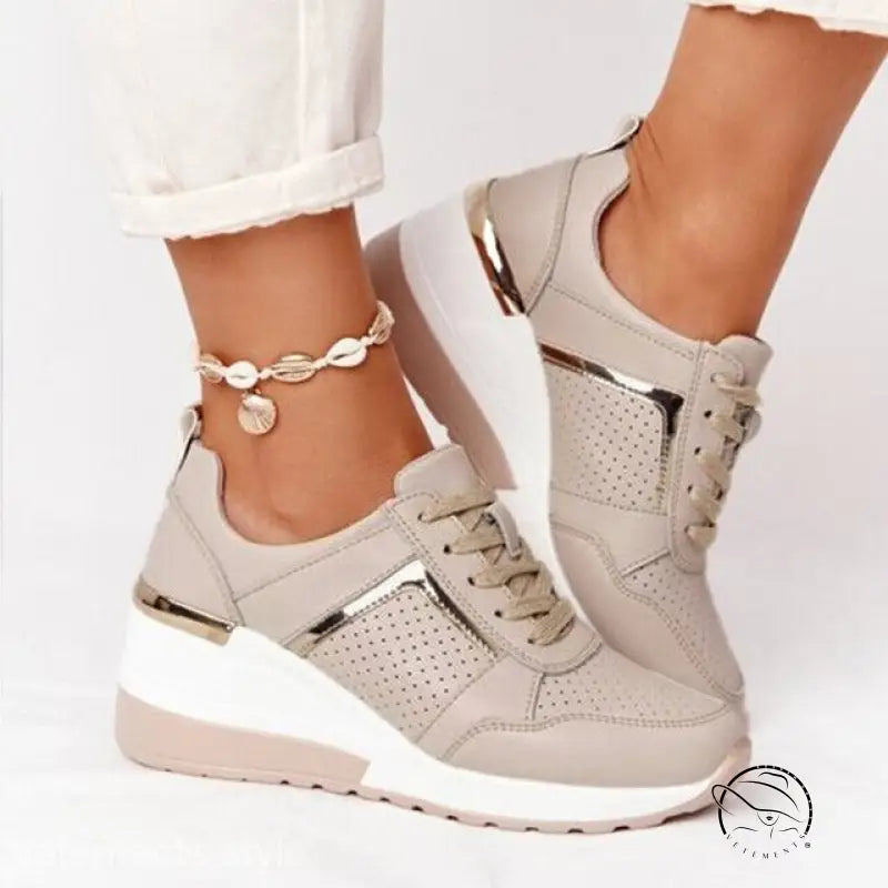 LIGHTWEIGHT ATHLETIC SNEAKERS-VETEMENTS 