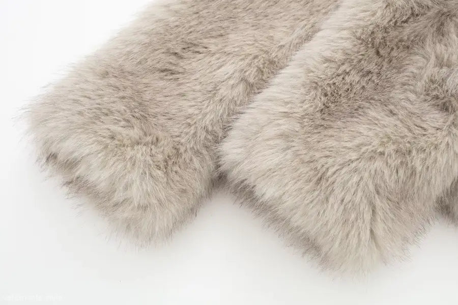Gray faux fur collar detail on a Loose Padded Urban Jacket for Fall and Winter