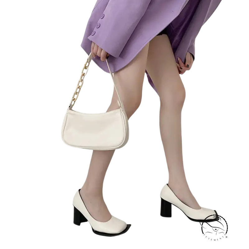 White leather mini bag with gold chain strap and retro square heels in white black size