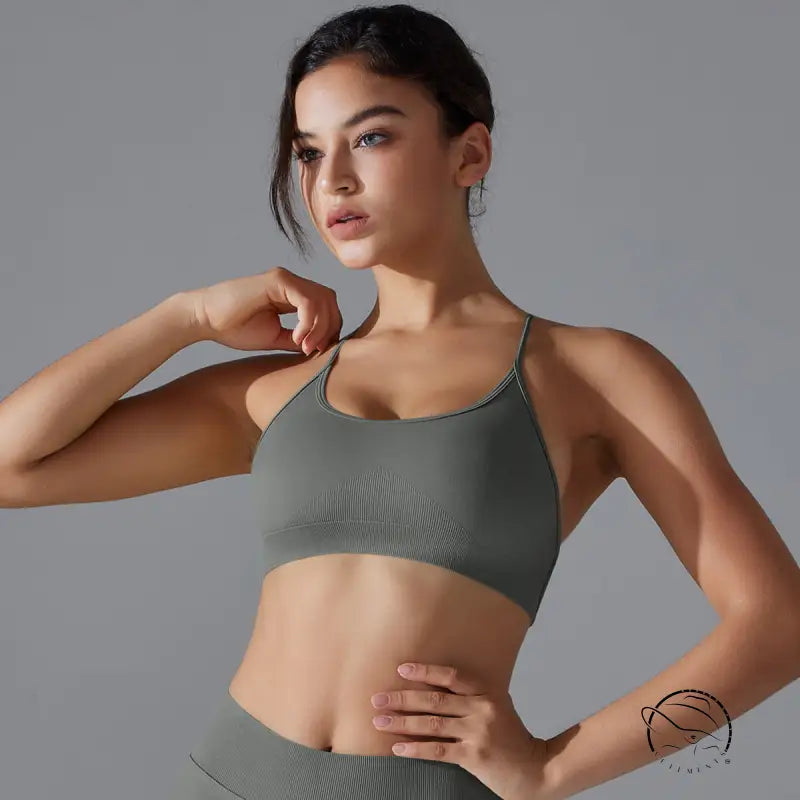 Seamless Knitted Yoga Bra in Wine Red Sporty Backless Design