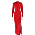 Elegant bodycon maxi dress with high slit, lace and tulle details for a sexy elegant look