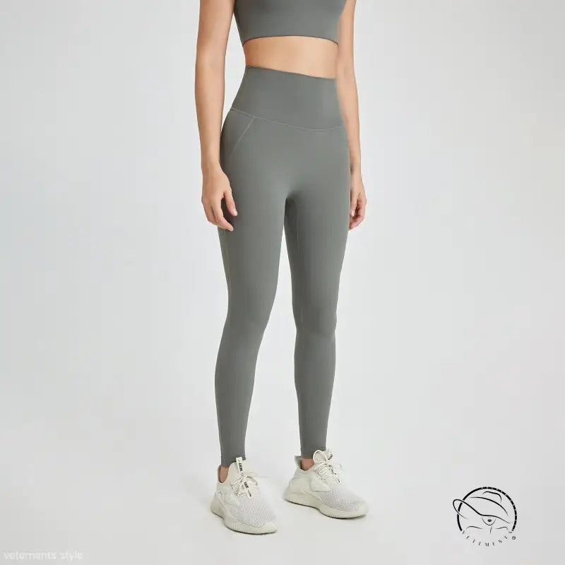 Charcoal gray high-waisted seamless leggings in wild berry color